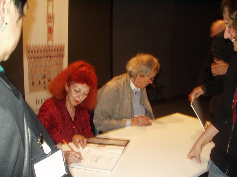 Verpackungskünstler Christo e Jeanne-Claude die Stars auf der Biennale Florenz 2005